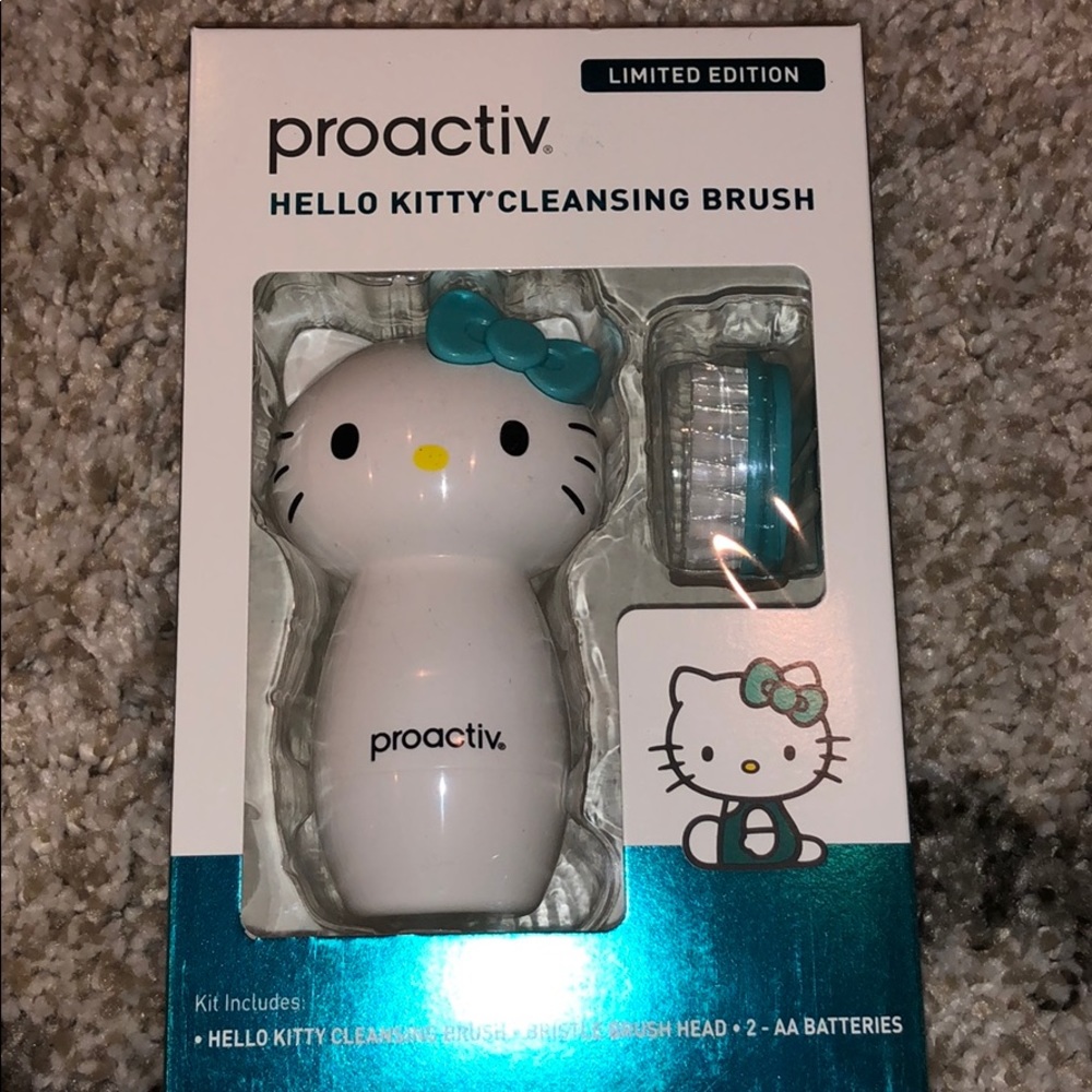 Proactive Hello Kitty Cleansing Brush NEW IN BOX